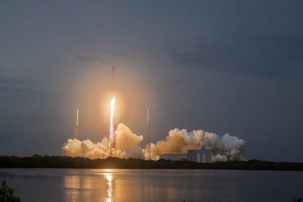SpaceX запустила ракету с первым разведывательным спутником Южной Кореи