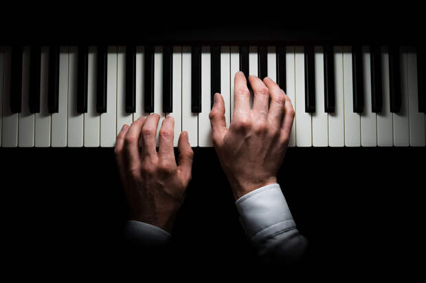 Пианисту из Венгрии Марцеллу Сабо вручили медаль Пушкина