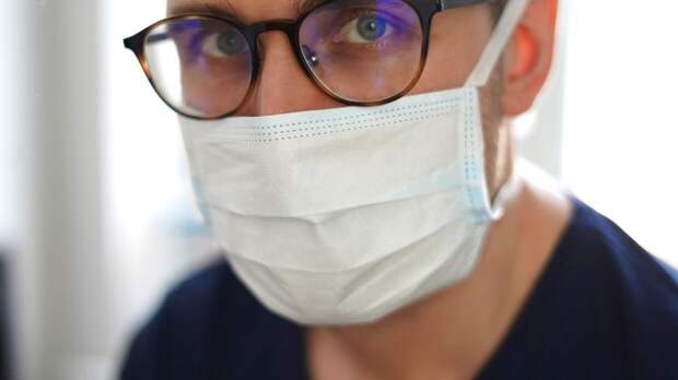 Ученые из Великобритании обнаружили следы свинца и сурьмы в медицинских масках