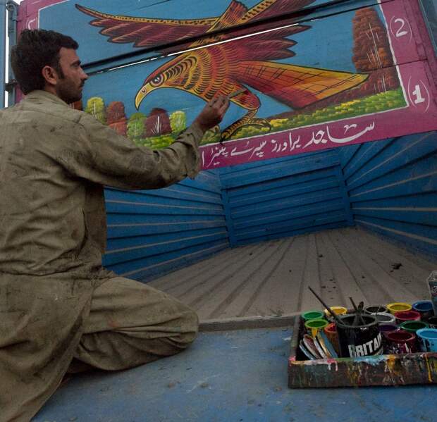 Пакистанские грузовики: шедевры на колесах   