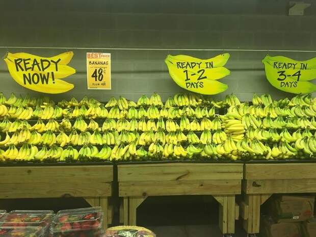 Сортировка бананов по спелости гениальность, идея, креатив, магазин, мир, покупка, удобство