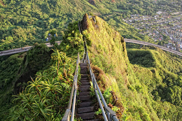 Гавайские острова. Оаху. Лестница Хайку. (Shawn Clover)