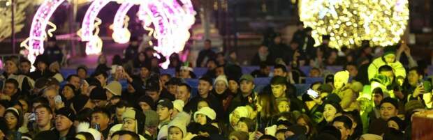 Туристы из Дубая посетили главное новогоднее шоу Алматы