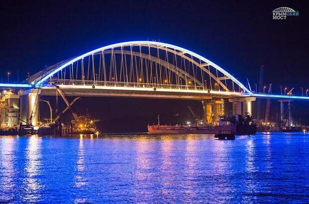 Строители испытали подсветку арки Крымского моста Крымский мост, подсветка, фоторепортаж