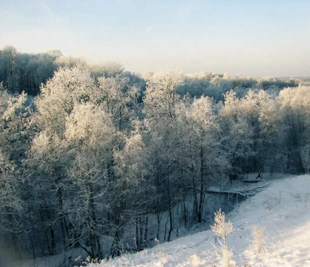 Морозы до –40, метели и лавины: "Ведомости" сообщили о новых погодных качелях