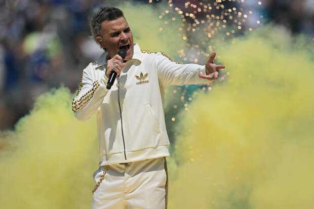 Взрывной успех Britpop вызвал шквал нападок на Робби Уильямса