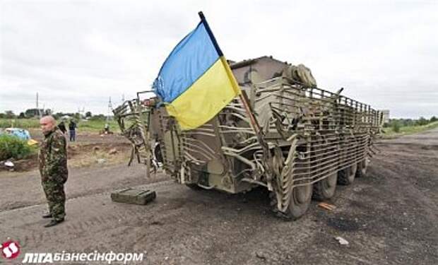 Боевики при поддержке танков и БМП атаковали силы АТО у Иловайска Боевики при поддержке танков и БМП атаковали силы АТО у Иловайска
