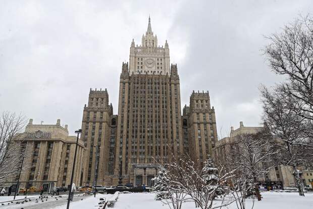 МИД РФ предупредил о риске столкновения ядерных держав при передаче Киеву ЯО