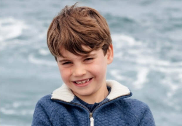 Королевская семья опубликовала новое фото принца Луи в честь его дня рождения