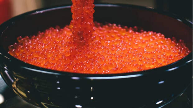 Красная икра / Фото: unsplash.com / Oxa Roxa