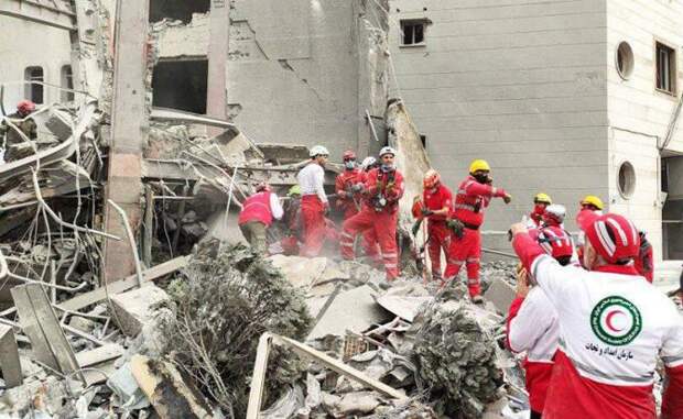 Даже до Трампа дошло, что высадка морпехов в Иране — позорная смерть и для него. Но судьба выхода не оставила