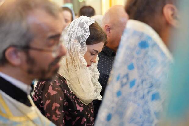 «Женщины – не слабый пол, у них важная миссия»: батюшка о том, можно ли отмечать 8 Марта