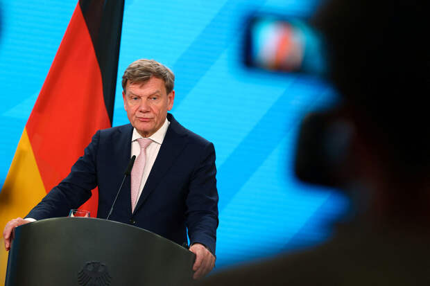 Глава МИД ФРГ Вадефуль попробует убедить Венгрию изменить позицию по санкциям