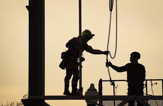 Названы отрасли с неизбирательными работодателями