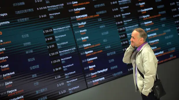 Десять авиарейсов задержаны в Волгограде из-за сильного снегопада