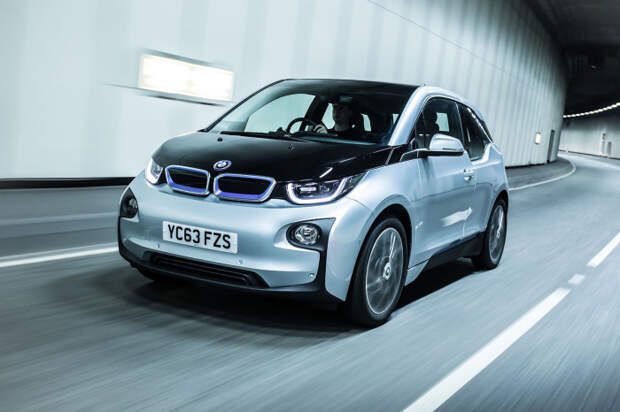 BMW i3 – электромобиль, в котором бензинового мотора нет вовсе.