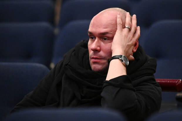 Актер Аверин значительно похудел ради спектакля "Предложение"