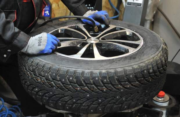 Россиянам перечислили распросраненные схемы «развода» на шиномонтаже