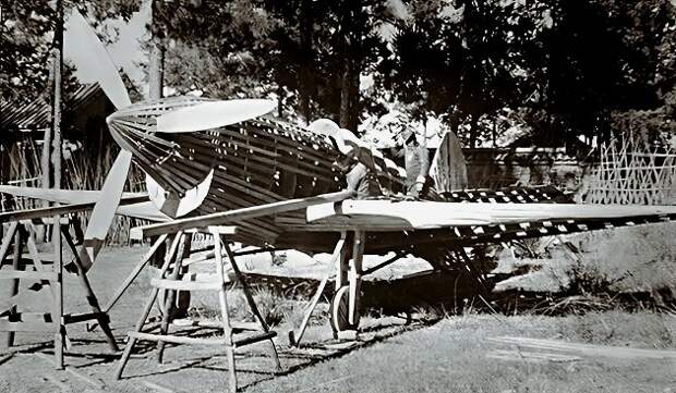 Деревянные муляжи самолётов спасли огромное число настоящих крылатых машин.