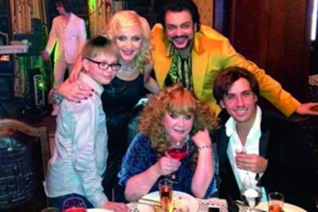 alla-pugacheva-skryivaet-detey-ot-rodstvennikov