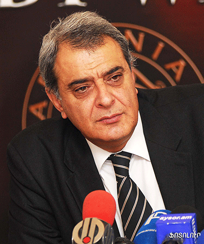 David-Shahnazaryan1.gif